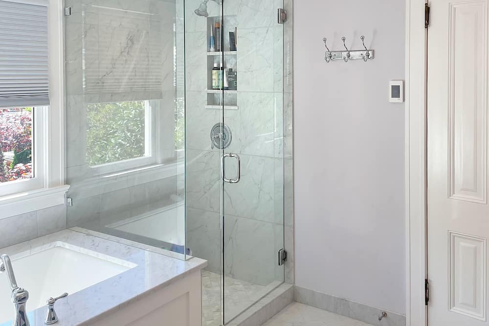 Photo of Bathroom in Irvington