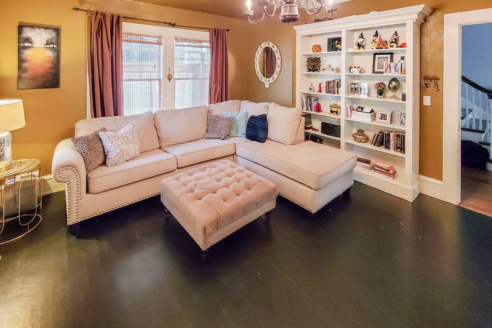 Photo of Livingroom in Irvington