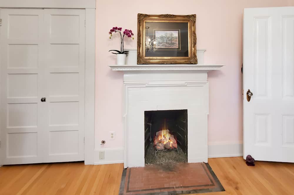 Photo of Bedroom in Irvington