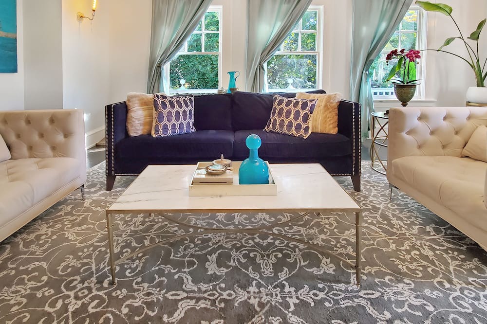 Photo of Livingroom in Irvington