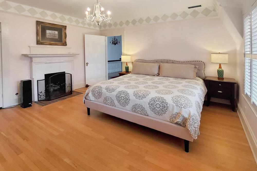 Photo of Bedroom in Irvington