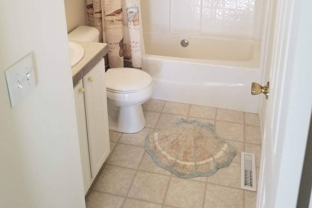 Photo of Bathroom in Beaufort