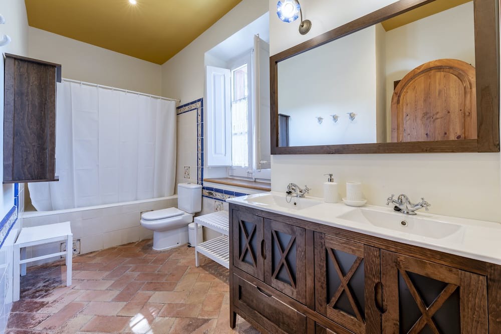 Photo of Bathroom in Figuerola del Camp