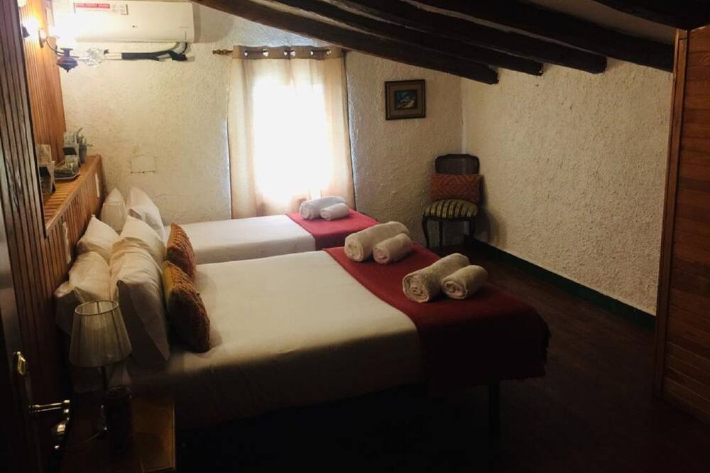 Photo of Bedroom in Alcover