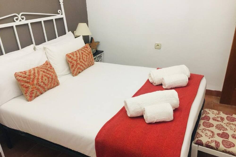 Photo of Bedroom in Alcover