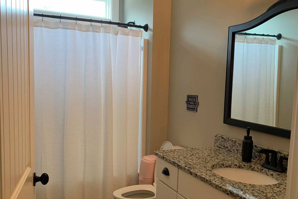 Photo of Bathroom in Arvonia