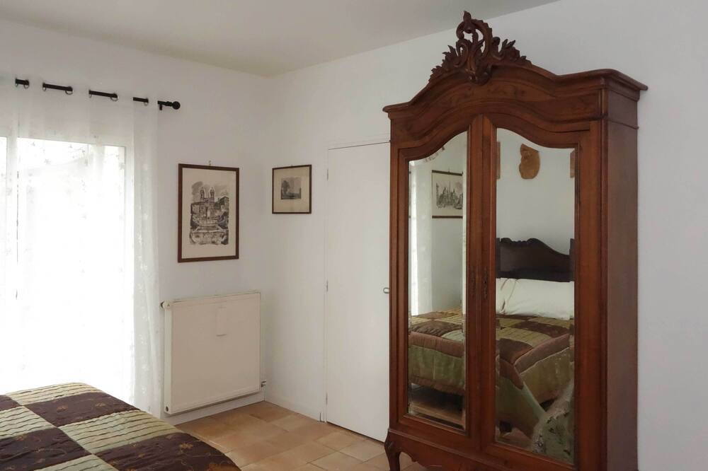 Photo of Bedroom in Saint-Martin-du-Vivier