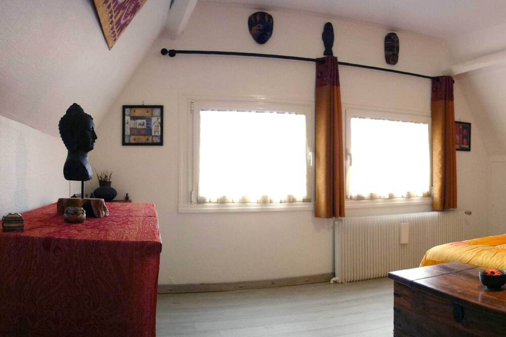 Photo of Bedroom in Saint-Martin-du-Vivier