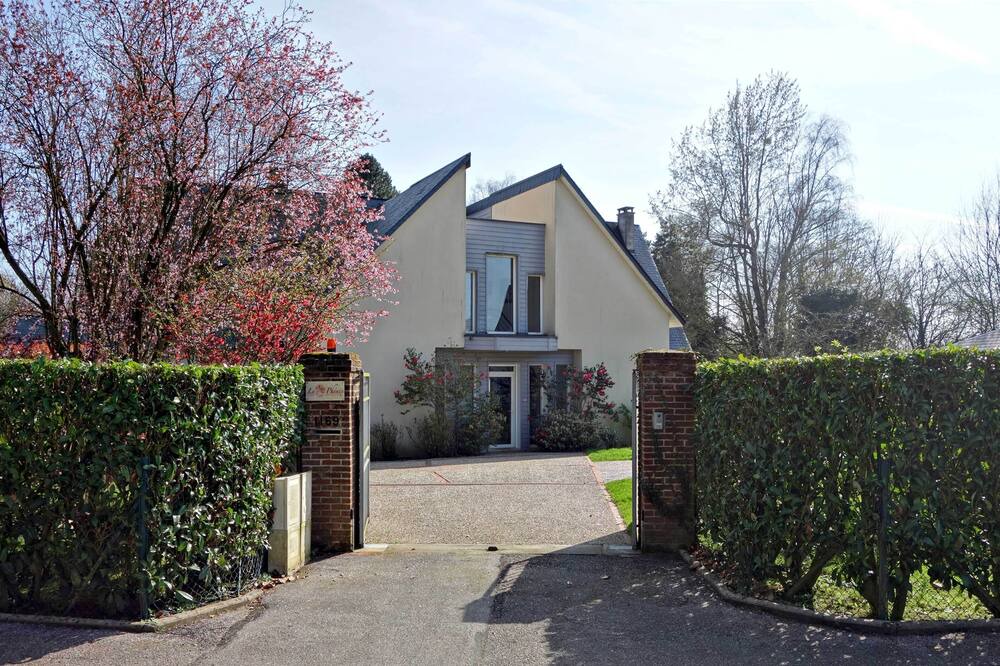 Photo of Outdoor in Saint-Martin-du-Vivier