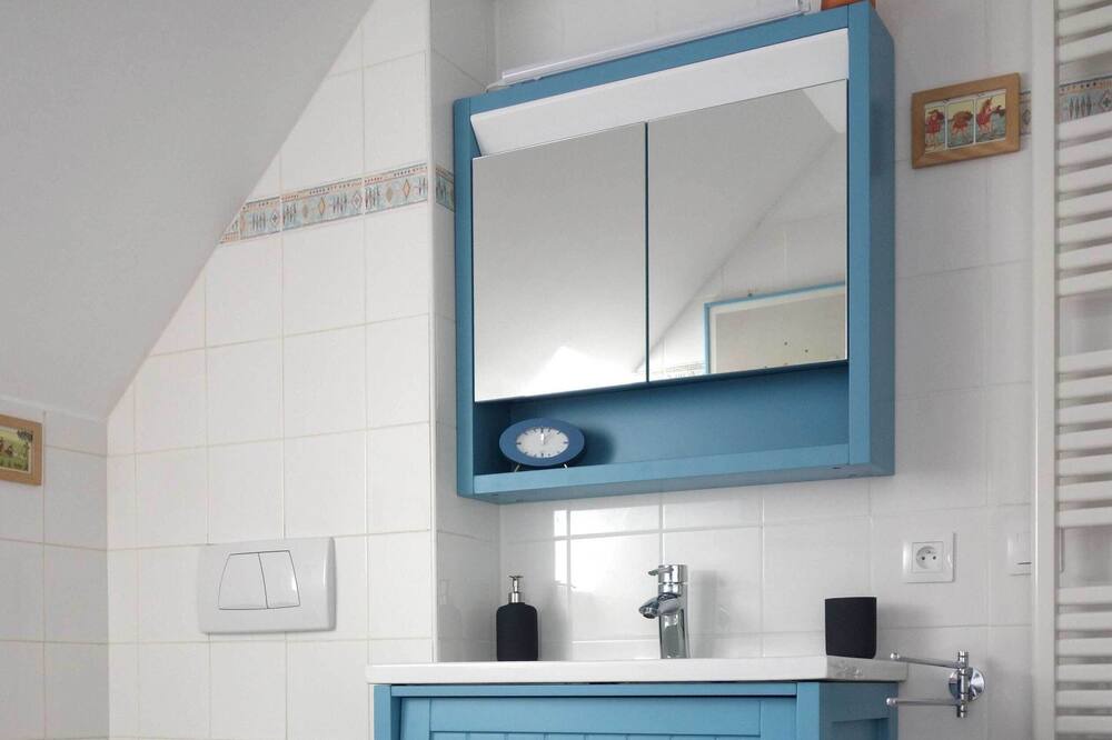 Photo of Bathroom in Saint-Martin-du-Vivier