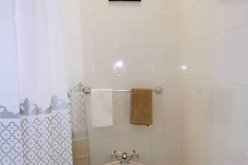 Photo of Bathroom in Saint-Martin-du-Vivier