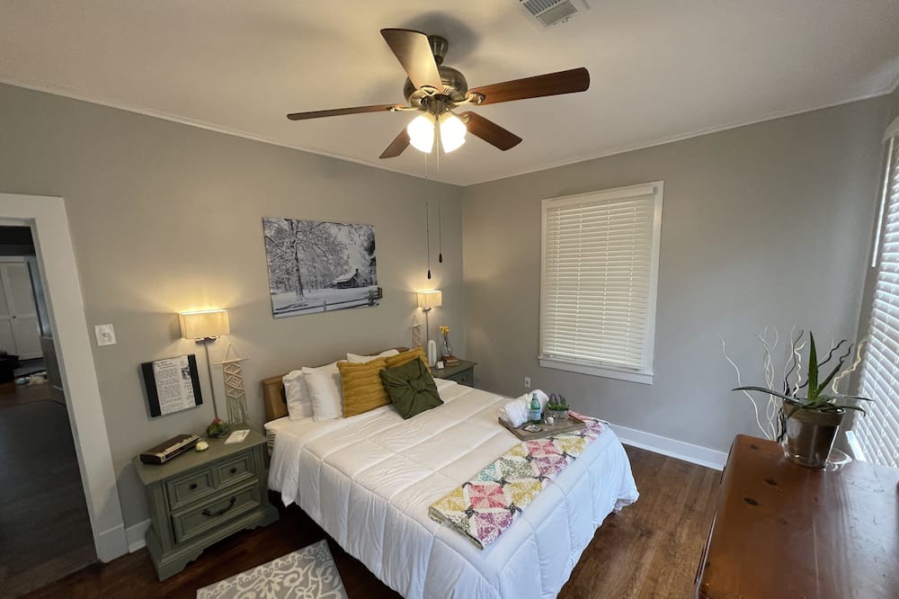 Photo of Bedroom in Crossett