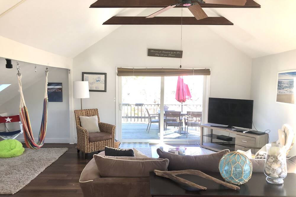Photo of Livingroom in Edgartown