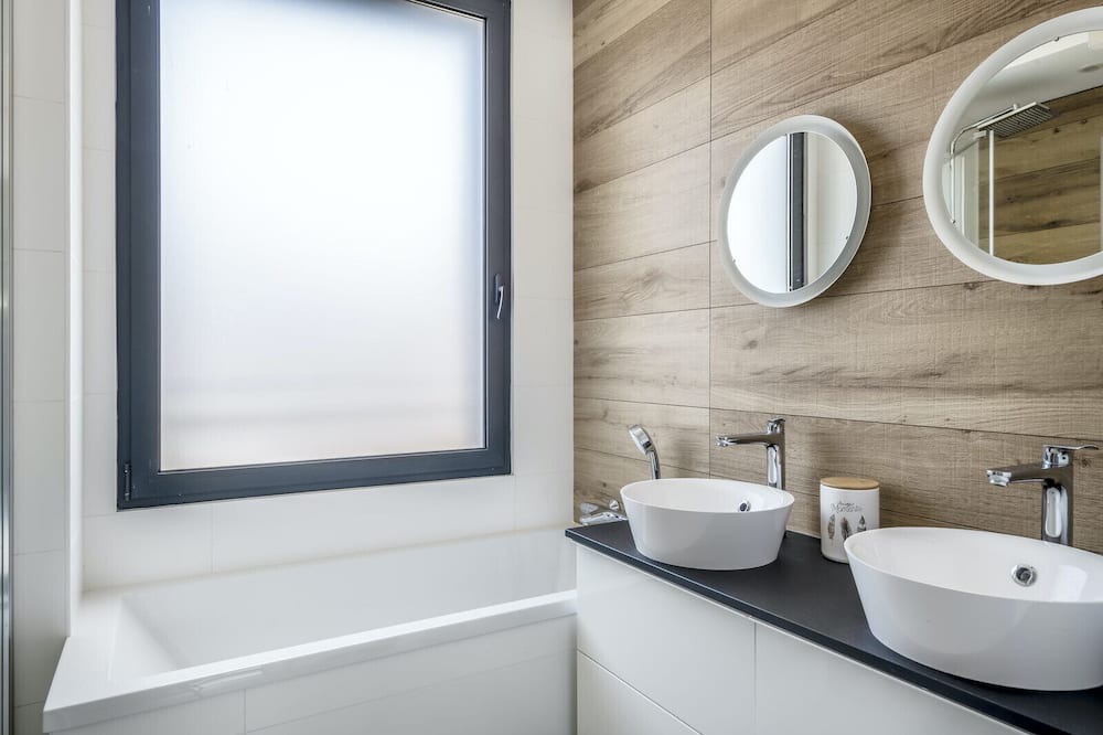 Photo of Bathroom in Hauts-Paves - Saint-Felix