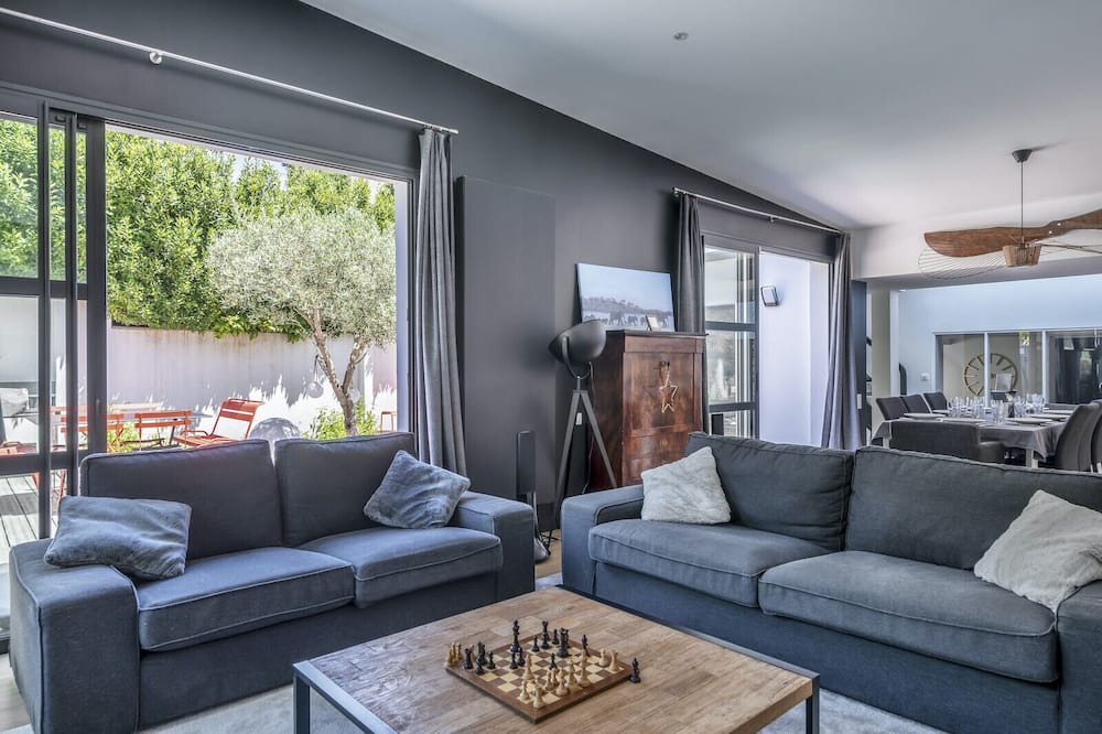 Photo of Livingroom in Hauts-Paves - Saint-Felix