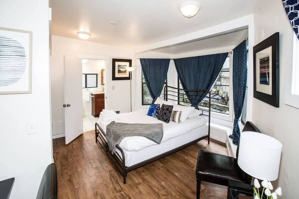 Photo of Bedroom in Green Lake