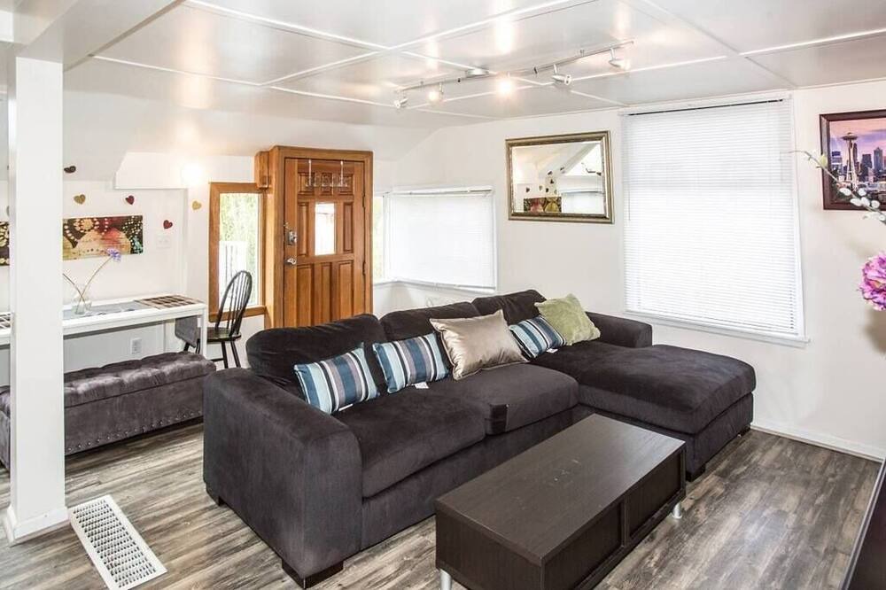 Photo of Livingroom in Green Lake