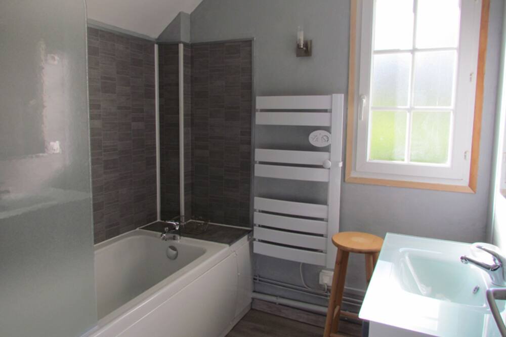 Photo of Bathroom in Royville