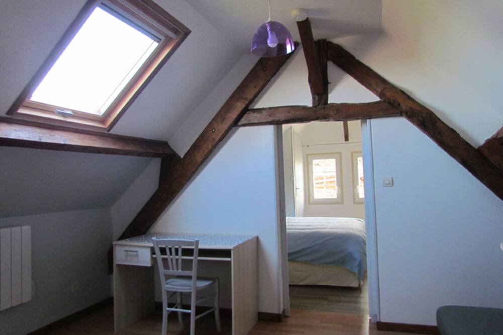 Photo of Bedroom in Royville