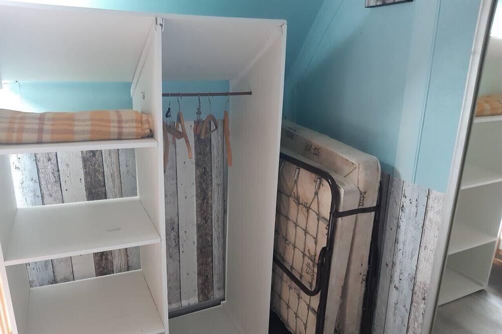 Photo of Bedroom in Tours-en-Vimeu