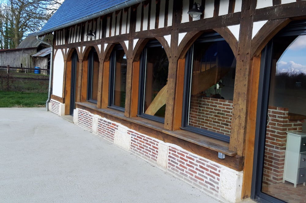 Photo of Outdoor in Etreville