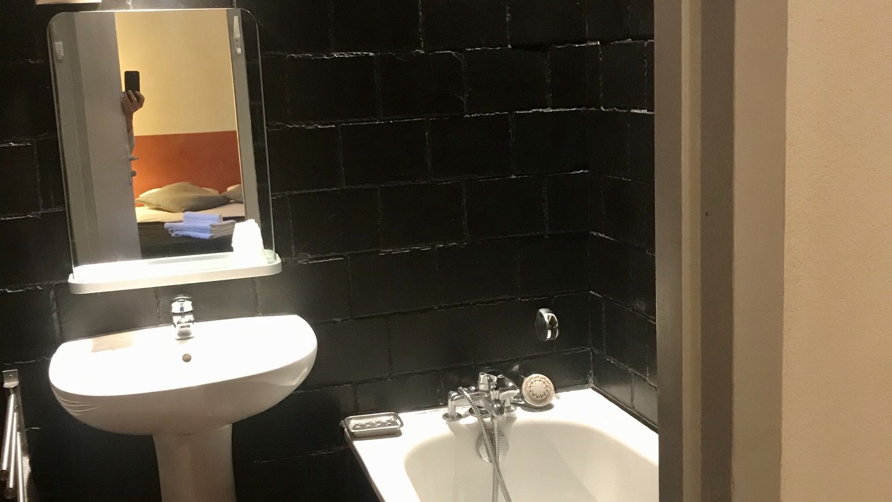 Photo of Bathroom in Campan