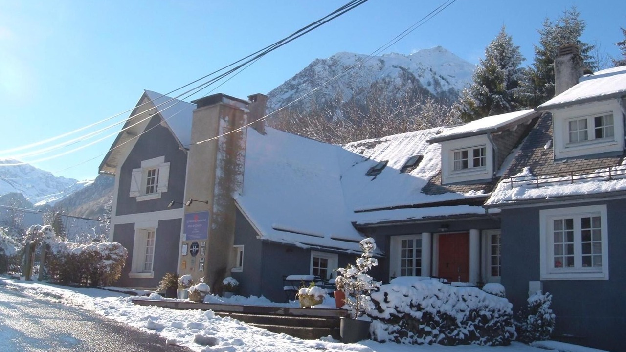 Photo of Outdoor in Campan