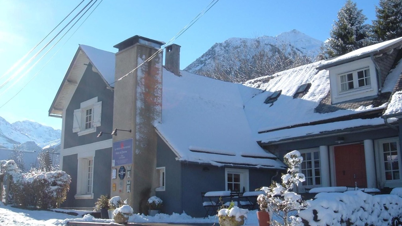 Photo of Outdoor in Campan