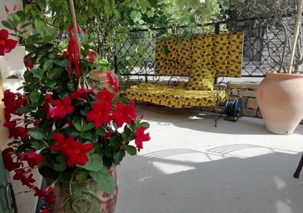 Photo of Outdoor in Claret