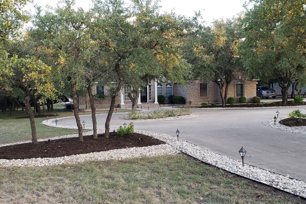 Photo of Others in Liberty Hill
