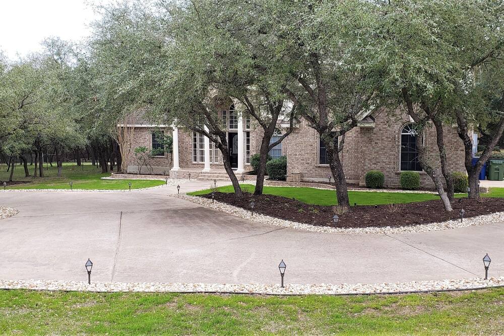Photo of Others in Liberty Hill