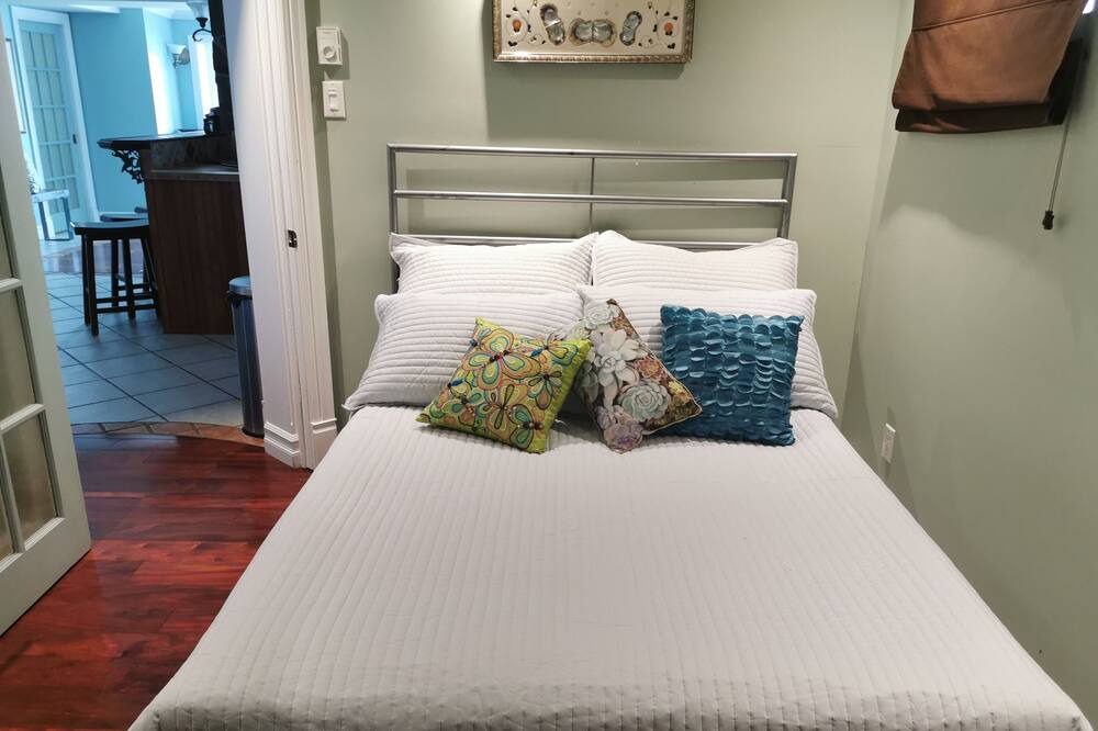 Photo of Bedroom in Pincourt