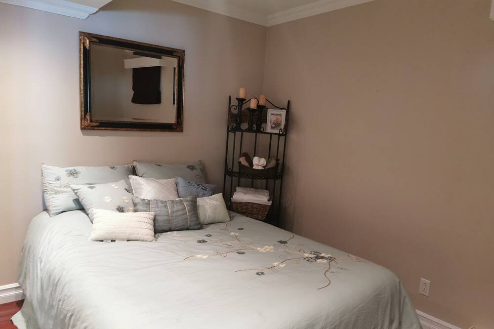 Photo of Bedroom in Pincourt