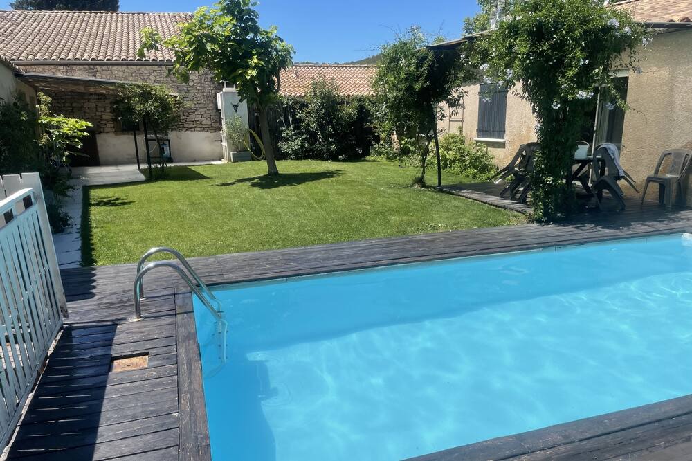 Photo of Outdoor in Saint-Come-et-Maruejols