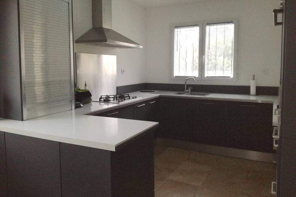 Photo of Kitchen in Saint-Come-et-Maruejols