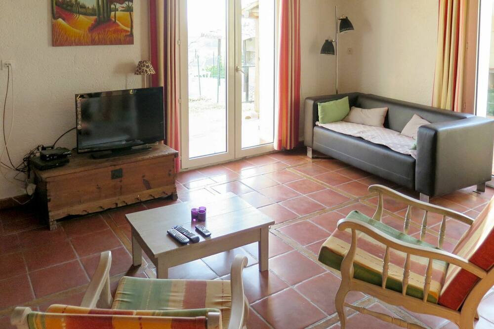 Photo of Bedroom in L'Honor-de-Cos
