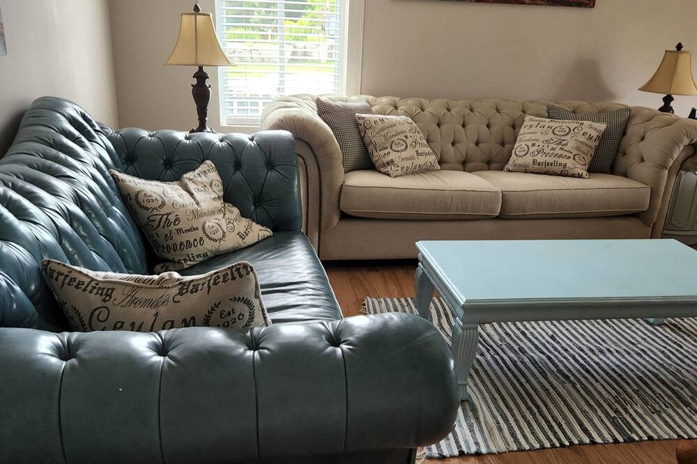 Photo of Livingroom in Providence Bay