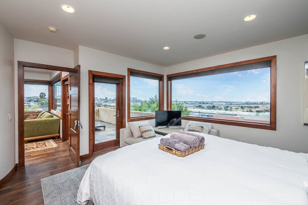 Photo of Bedroom in Mission Hills