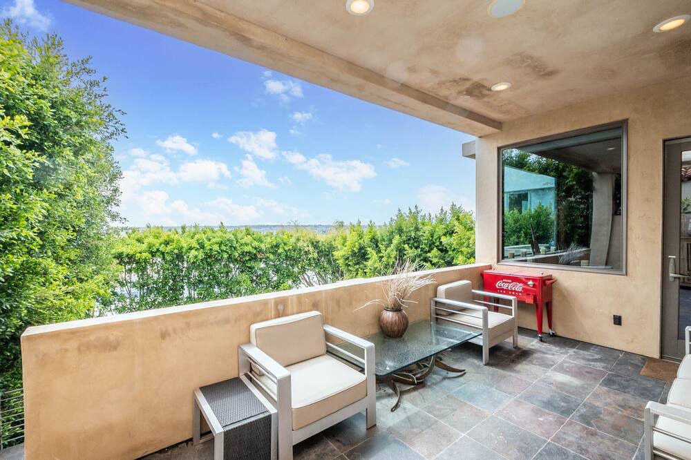 Photo of Outdoor in Mission Hills