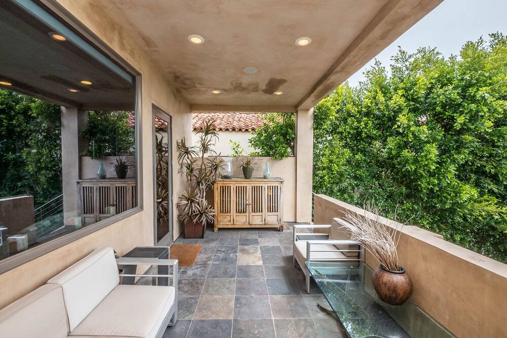 Photo of Outdoor in Mission Hills