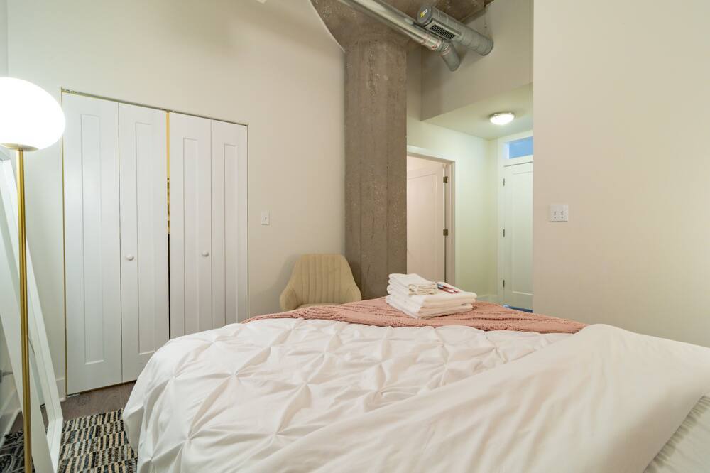 Photo of Bedroom in Near South Side