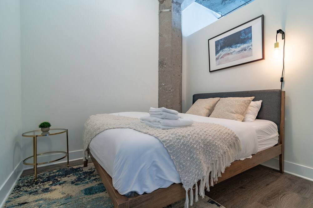 Photo of Bedroom in Near South Side