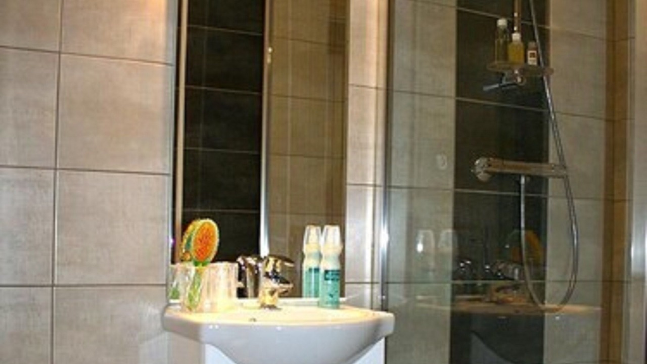 Photo of Bathroom in Riom