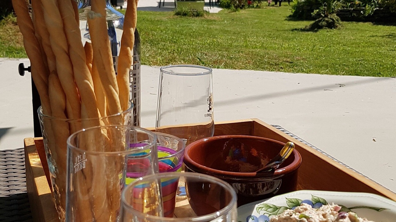 Photo of Others in Elliant