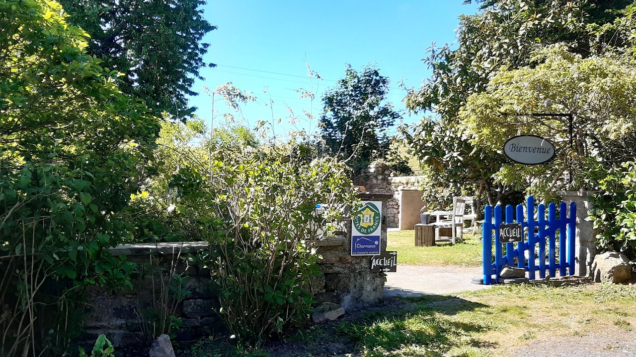 Photo of Others in Elliant