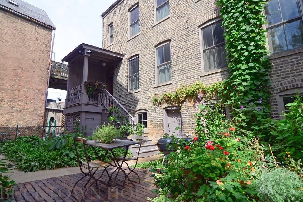 Photo of Outdoor in Bucktown