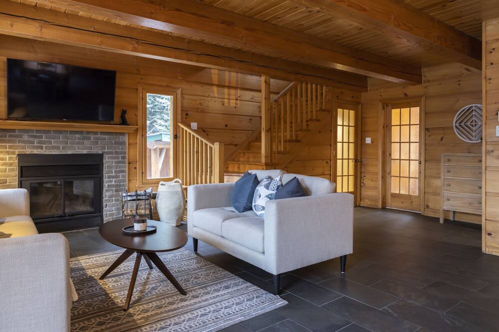 Photo of Livingroom in Lac-Superieur