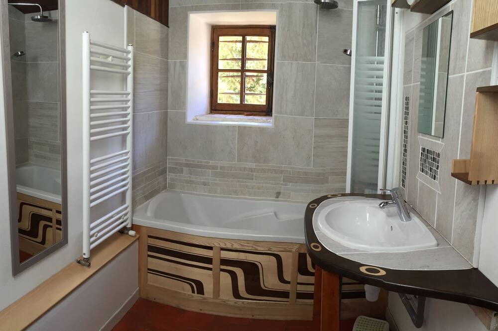 Photo of Bathroom in Gornies
