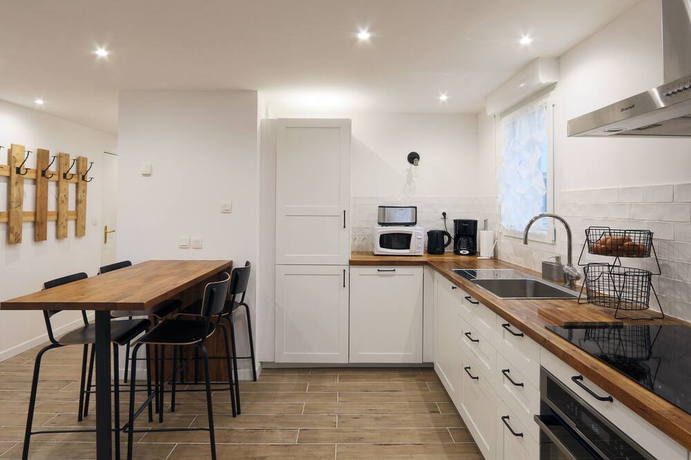 Photo of Kitchen in Notre-Dame-d'Oe