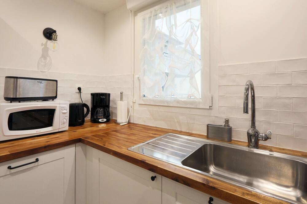 Photo of Kitchen in Notre-Dame-d'Oe